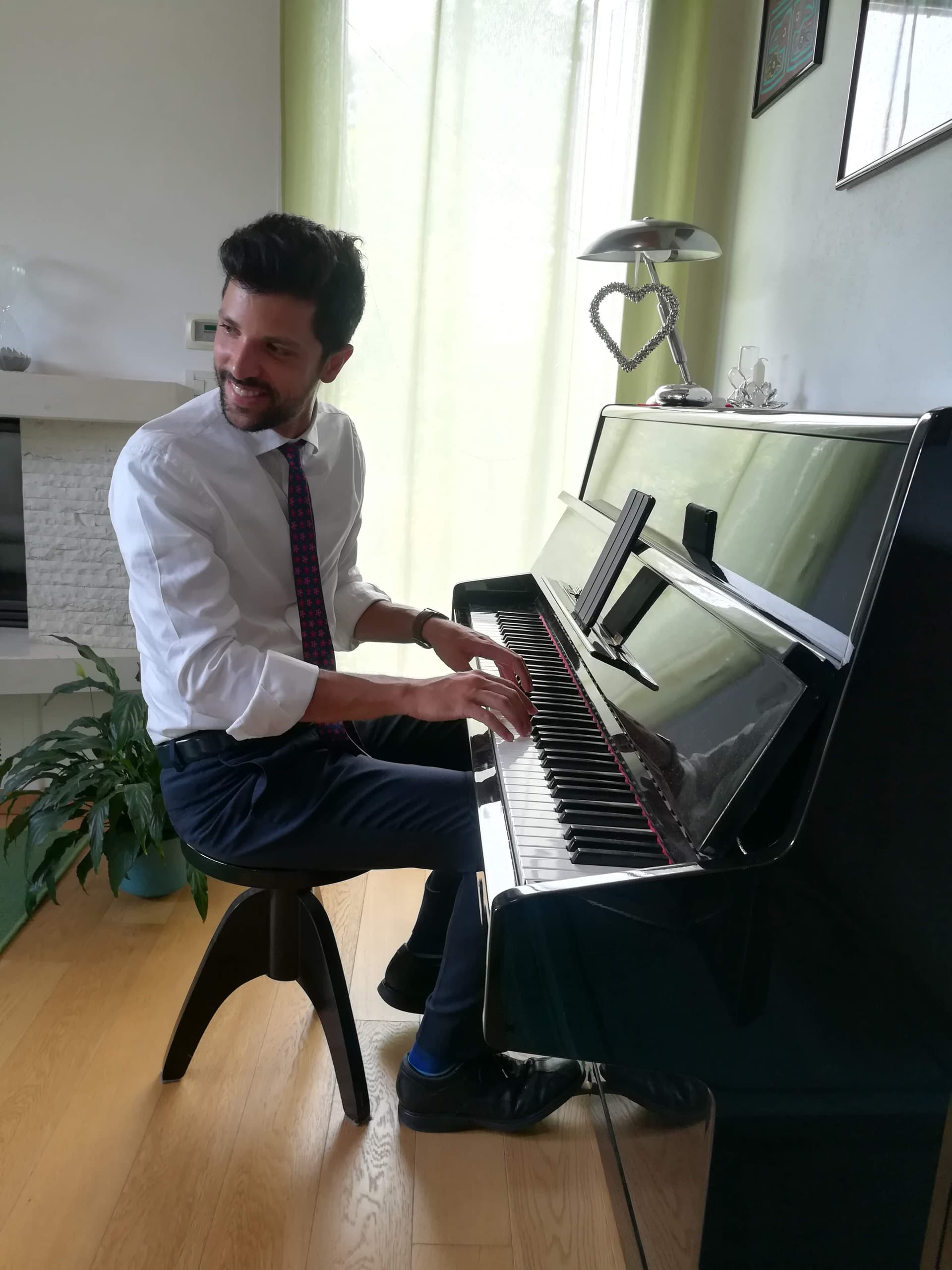 Marco Santonocito playing piano
